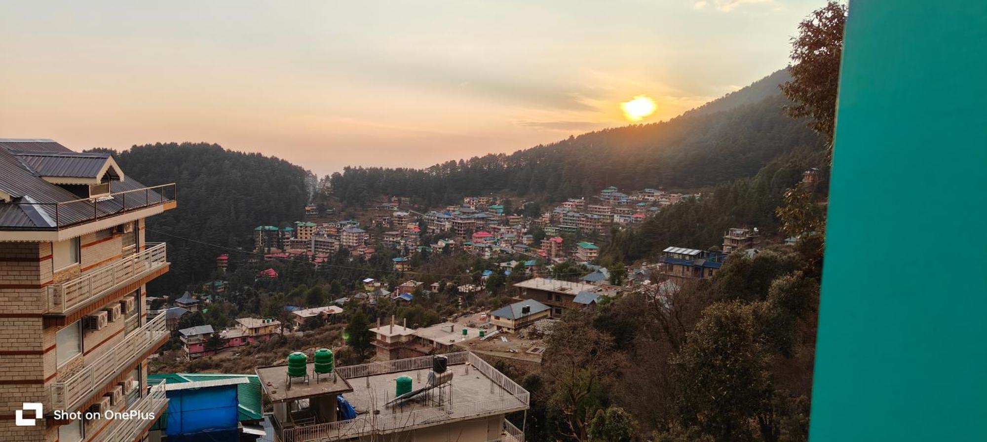 Jagatram Niwas Guesthouse Dharamkot Дармсала Екстер'єр фото